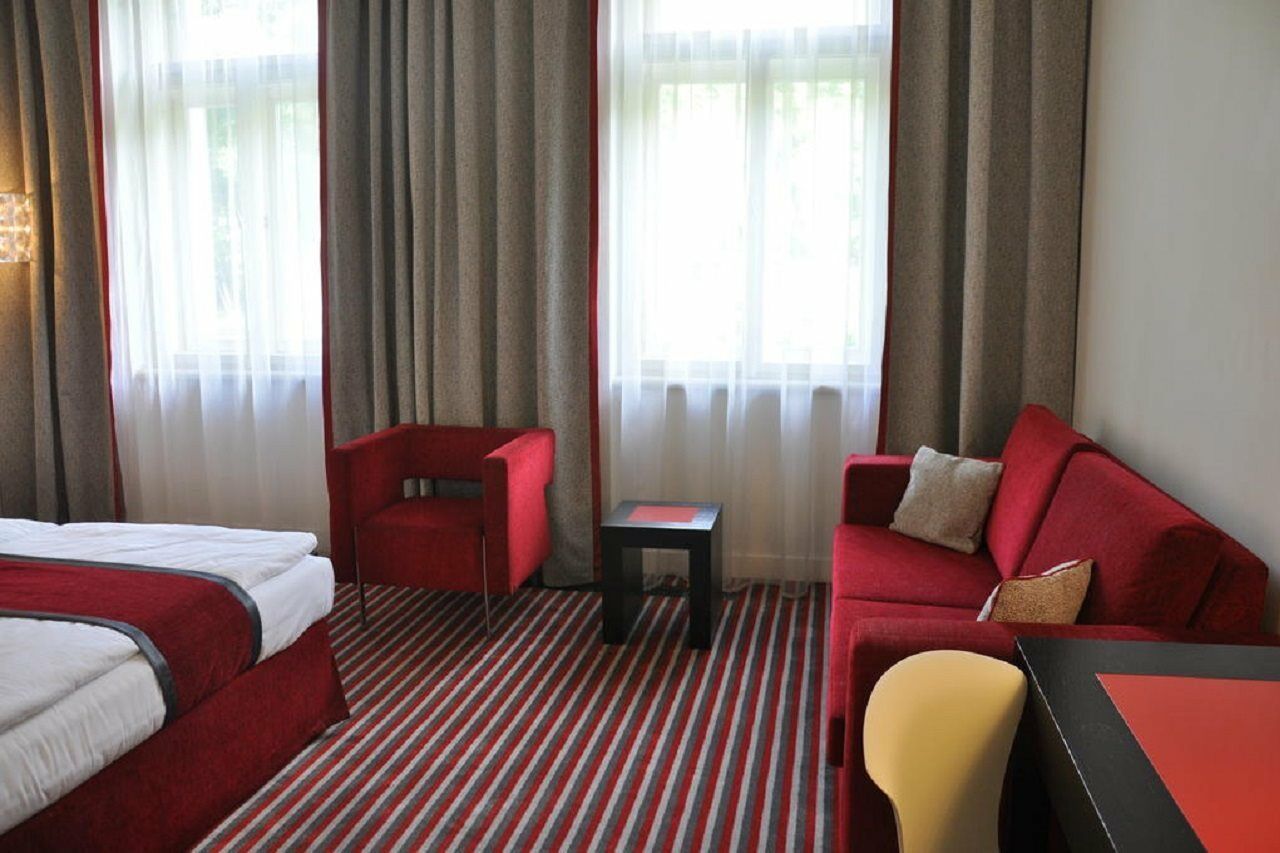Red & Blue Design Hotel Prague Ngoại thất bức ảnh